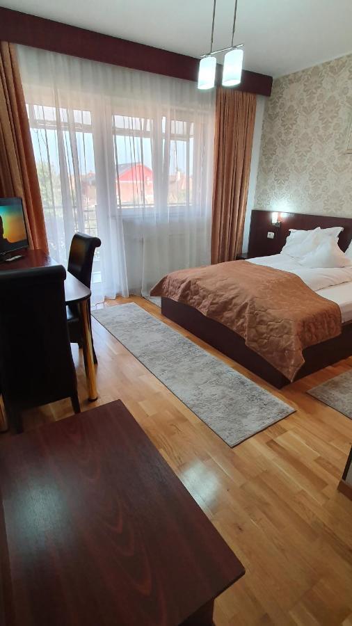 Pensiunea Select Arad Exterior foto